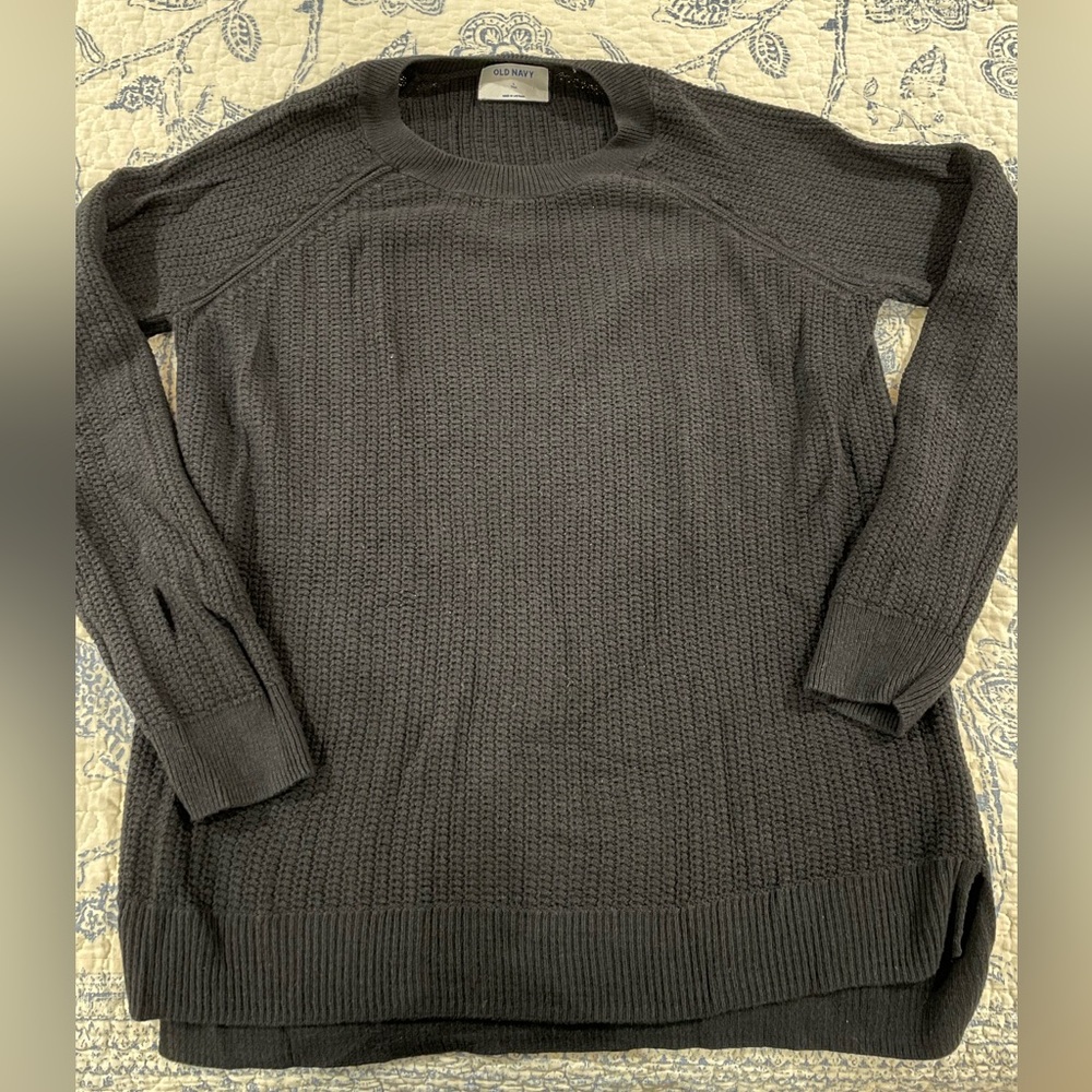 Old Navy black crewneck tunic sweater